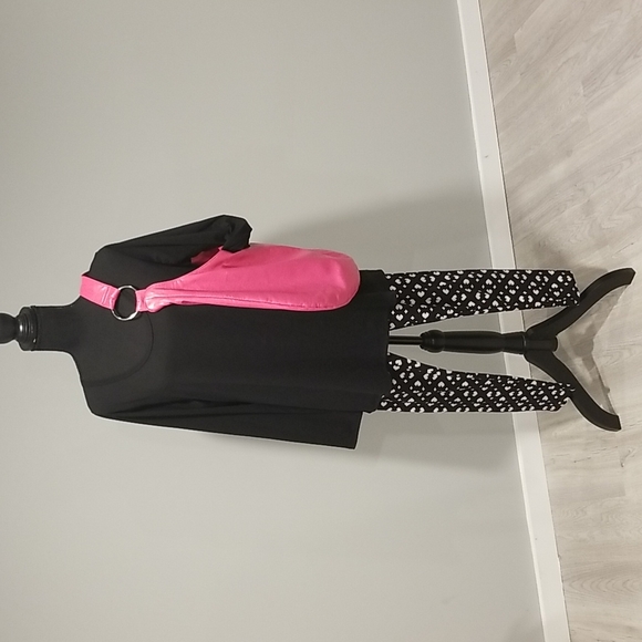 Hot pink shoulder bag